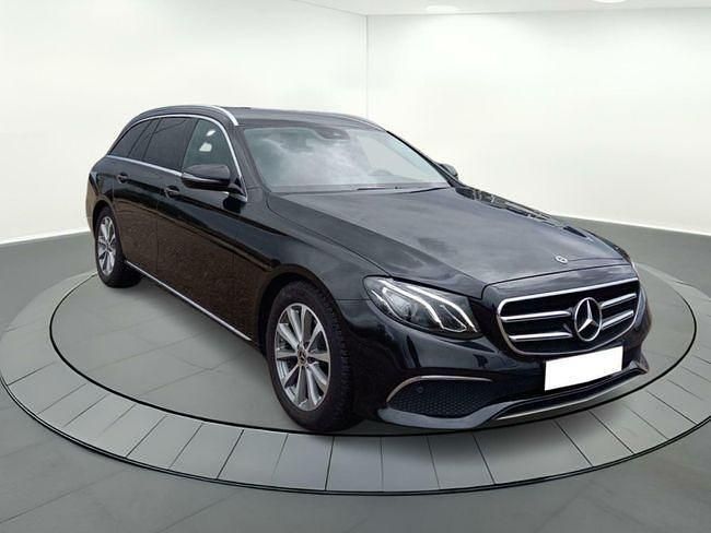 Usado Mercedes 200 Business 160 CV (117 kW) 2019 Negr0 Familiar