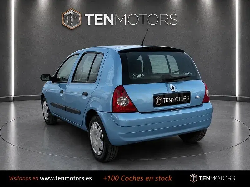 Usado Renault Clio II 65 CV (47 kW) 2006 Azul Berlina