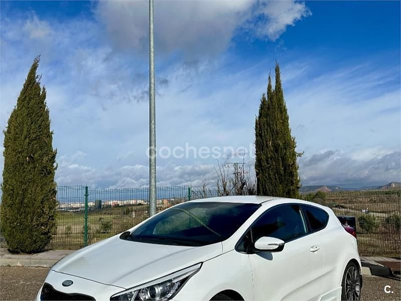Blanco Usado 2014 Kia ProCeed GT Berlina | 10.750 € (Super precio) - Imagen 1/4