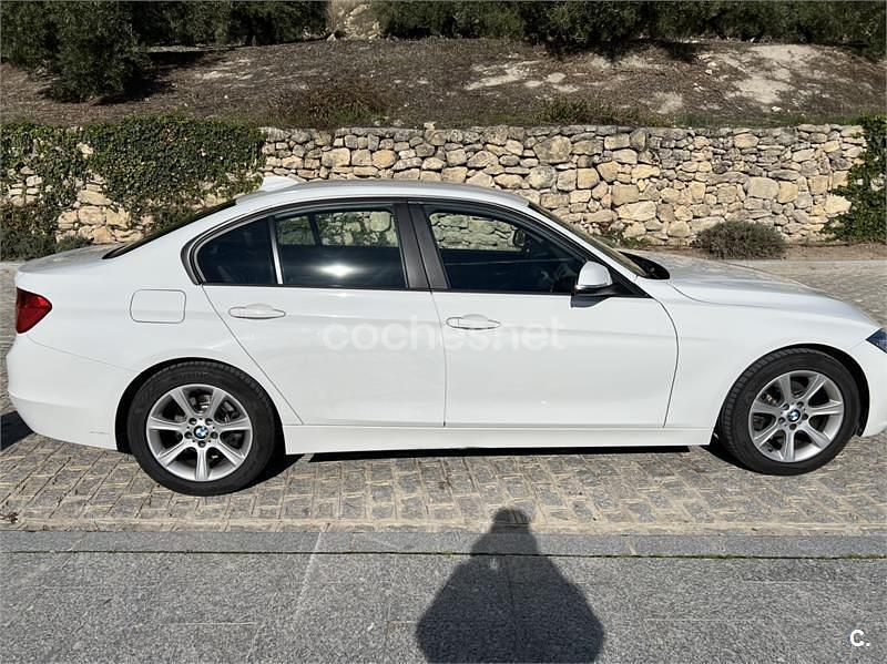 Usado BMW 318 Comfort Edition 143 CV (105 kW) 2013 Blanco Berlina