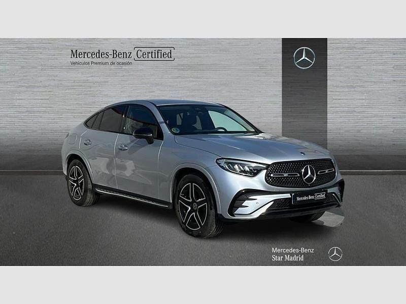 Usado Mercedes GLC200 AMG line 204 CV (150 kW) 2025 Plata hightech (metalizado) SUV