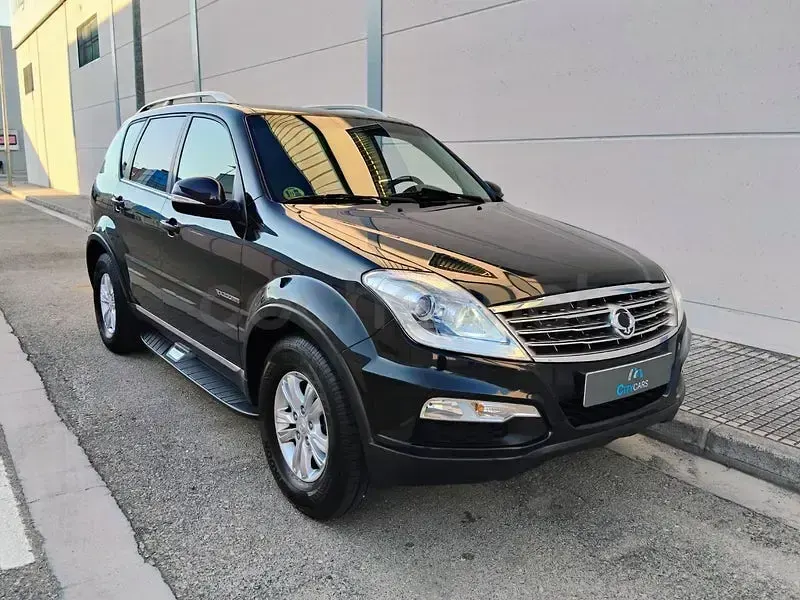 Usado SsangYong Rexton 155 CV (114 kW) 2014 Negro SUV