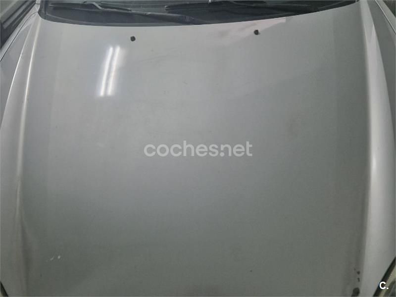 Usado Hyundai Coupé 105 CV (77 kW) 2003 Blanco Coupe