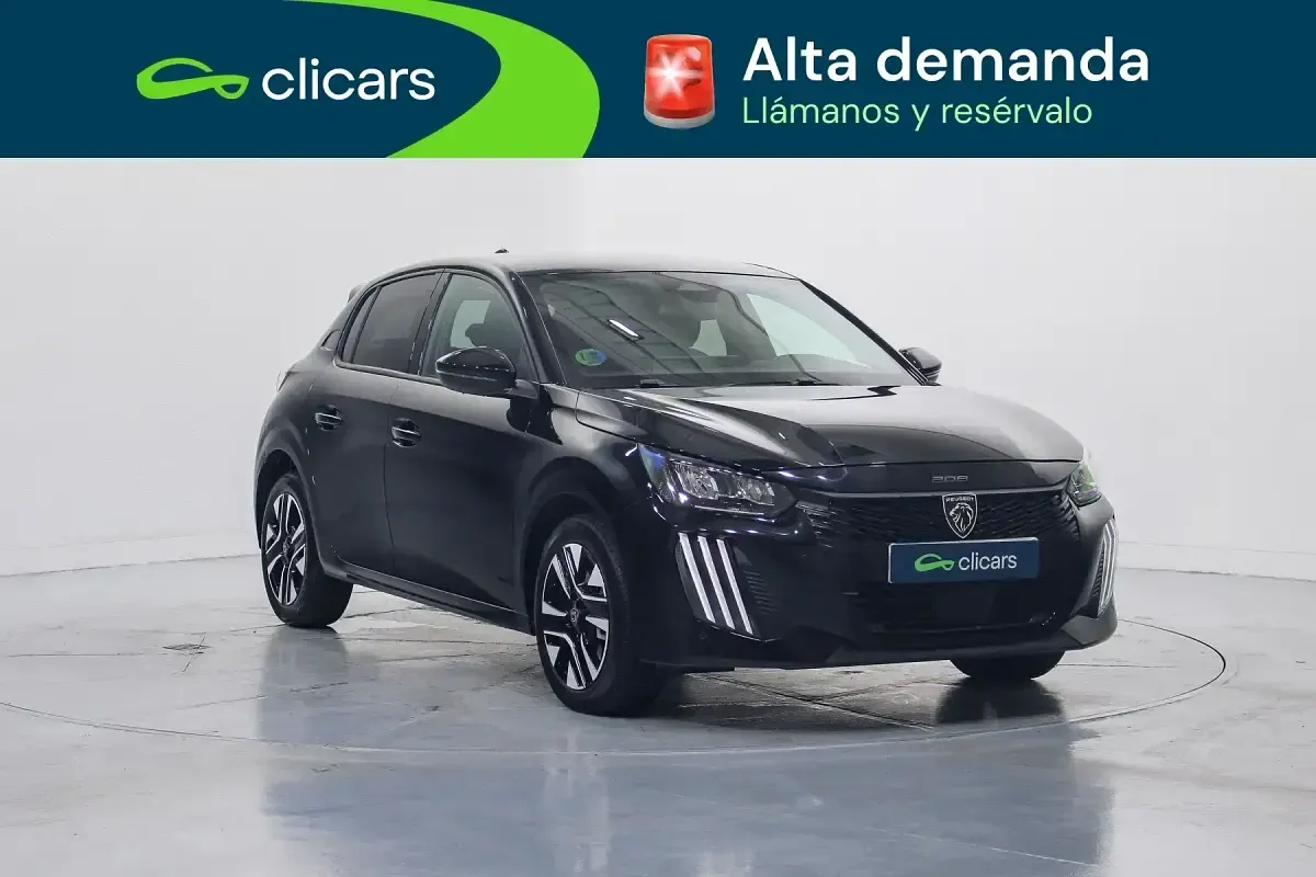 Usado Peugeot 208 Allure 110 CV (80 kW) 2025 Negro Utilitario