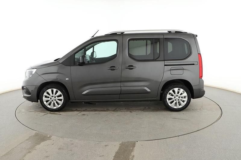 Usado Opel Combo Life Ultimate 131 CV (96 kW) 2021 Gris Monovolumen