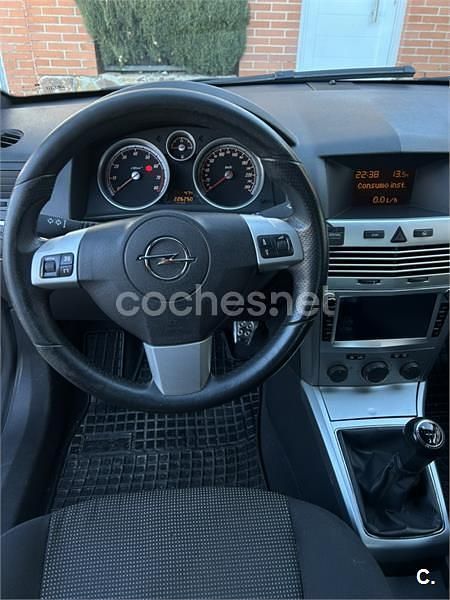 Usado Opel Astra GTC Sport 105 CV (77 kW) 2007 Negro Berlina