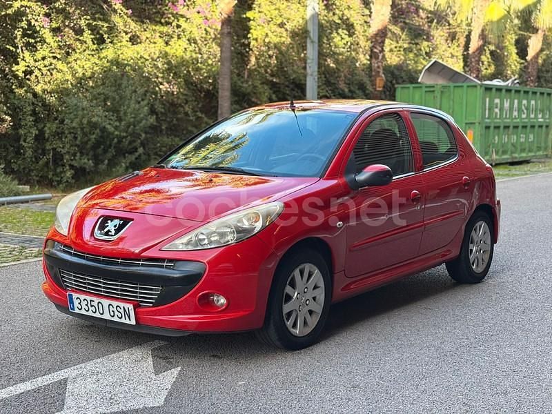 Rojo Usado 2009 Peugeot 206+ Utilitario | 2950 € (Buen precio) - Imagen 1/4