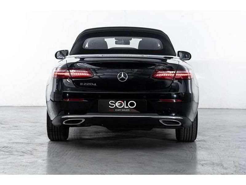Usado Mercedes E220 194 CV (142 kW) 2021 Negro Descapotable