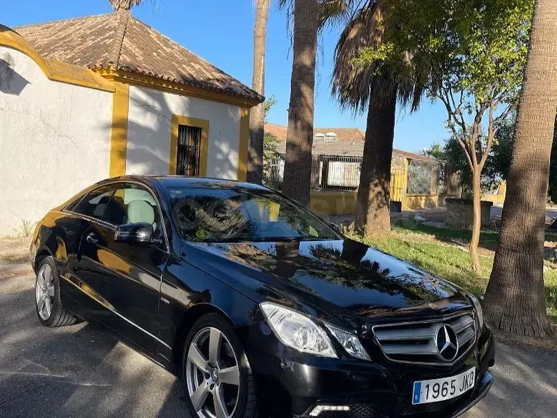 Usado Mercedes E250 Elegance 204 CV (150 kW) 2010 Negro Coupe