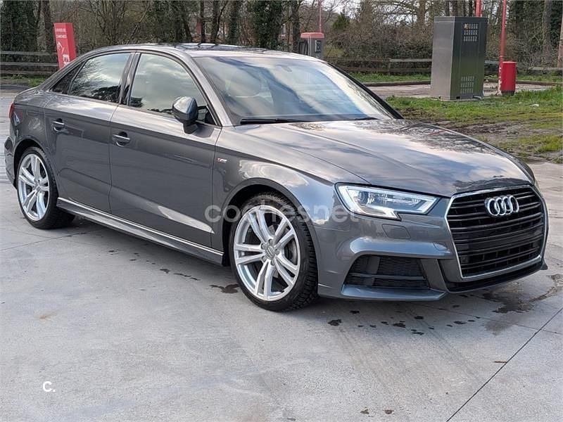 Usado Audi A3 S-Line 150 CV (110 kW) 2018 Gris / plata Berlina