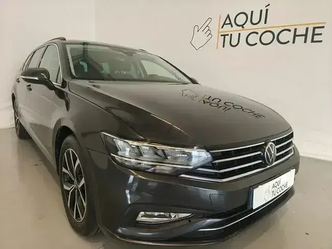 Usado VW Passat Executive 150 CV (110 kW) 2023 Gris / plata Familiar