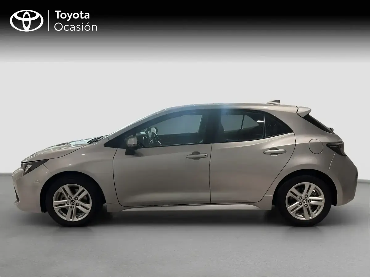 Usado Toyota Corolla Active 122 CV (89 kW) 2023 Gris / plata Berlina