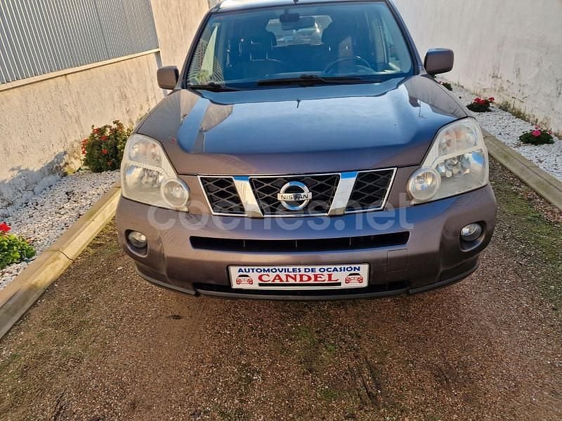 Gris / plata Usado 2008 Nissan X-Trail SE SUV | 8900 € (Caro) - Imagen 1/4