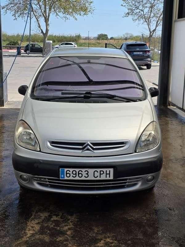 Usado Citroën Xsara Picasso 90 CV (66 kW) 2003 Gris Monovolumen
