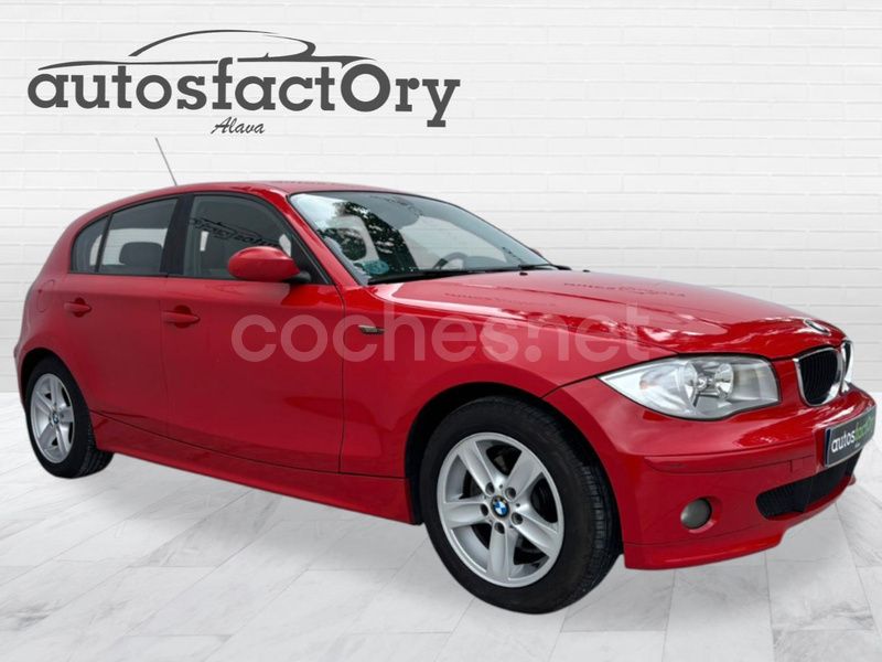 Rojo Usado 2005 BMW 116 Utilitario | 5990 € (Un poco caro) - Imagen 1/4