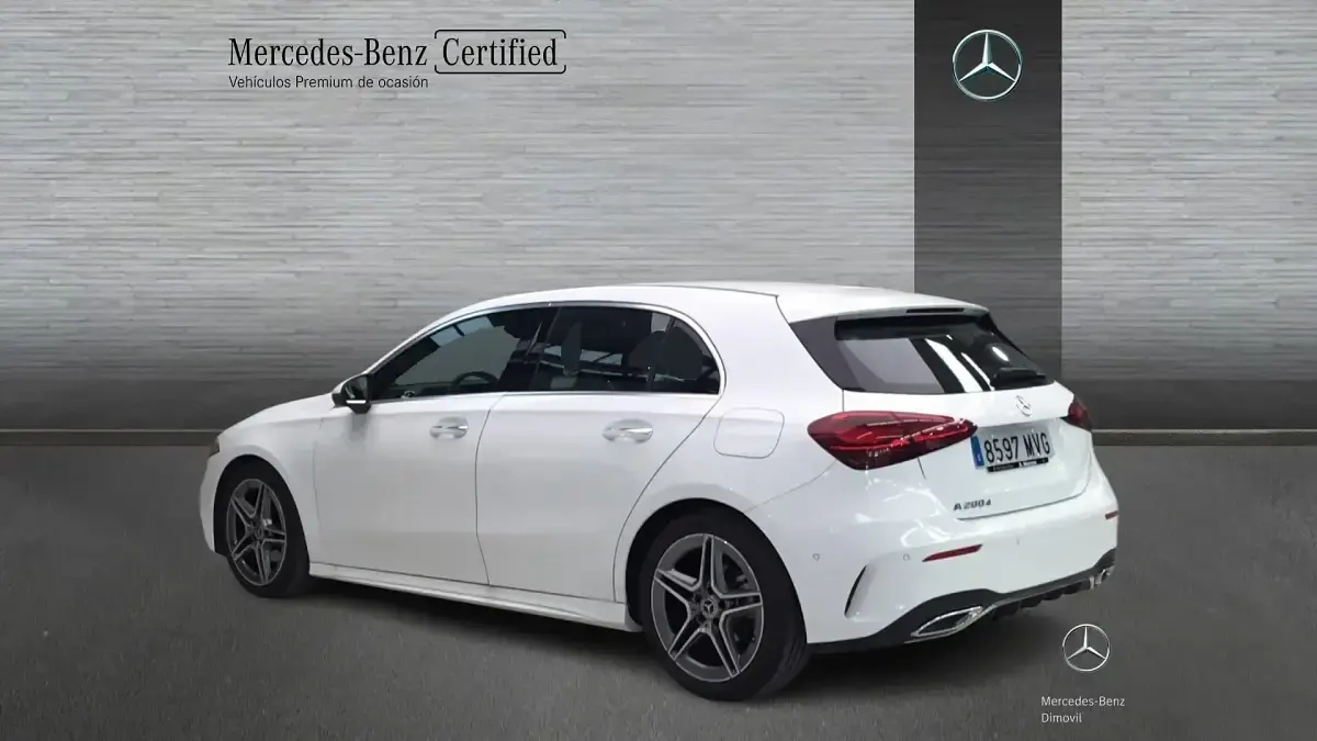 Usado Mercedes A200 AMG line 150 CV (110 kW) 2024 Blanco polar Berlina