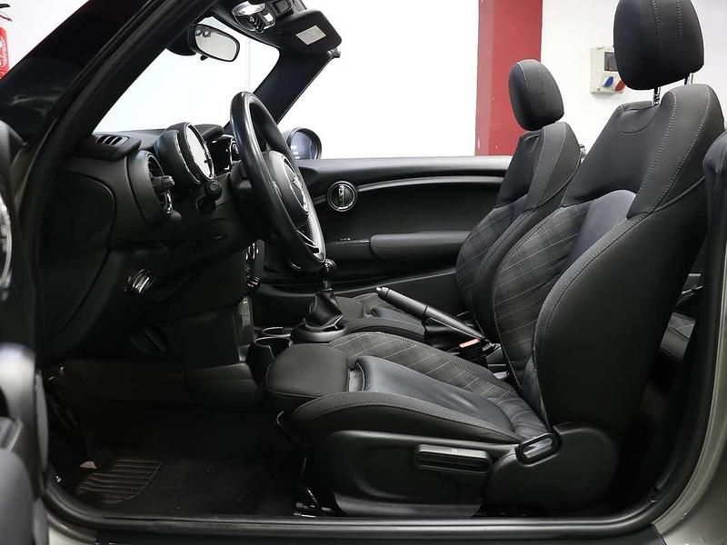 Usado Mini Cooper D Cabriolet 117 CV (86 kW) 2019 Plateado Descapotable