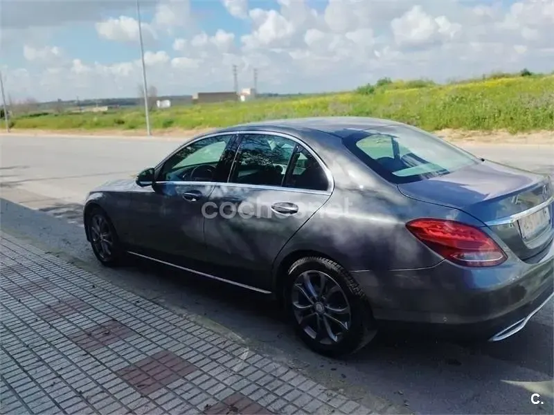 Usado Mercedes C220 Avantgarde 170 CV (125 kW) 2016 Gris / plata Berlina