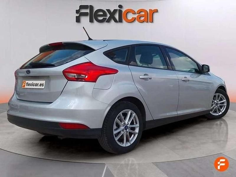 Usado Ford Focus Trend 125 CV (91 kW) 2017 Gris Utilitario