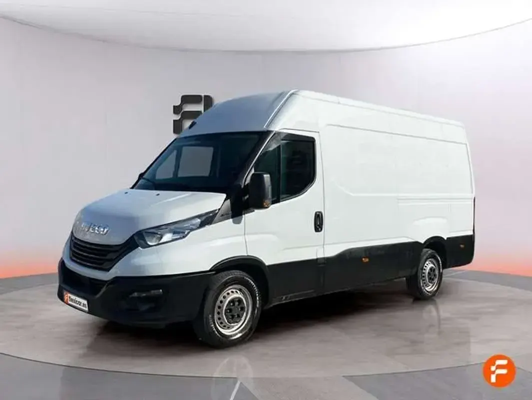 Usado Iveco Daily 156 CV (114 kW) 2023 Blanco Van