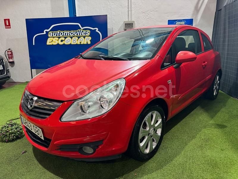 Rojo Usado 2008 Opel Corsa Enjoy Berlina | 2990 € (Buen precio) - Imagen 1/4