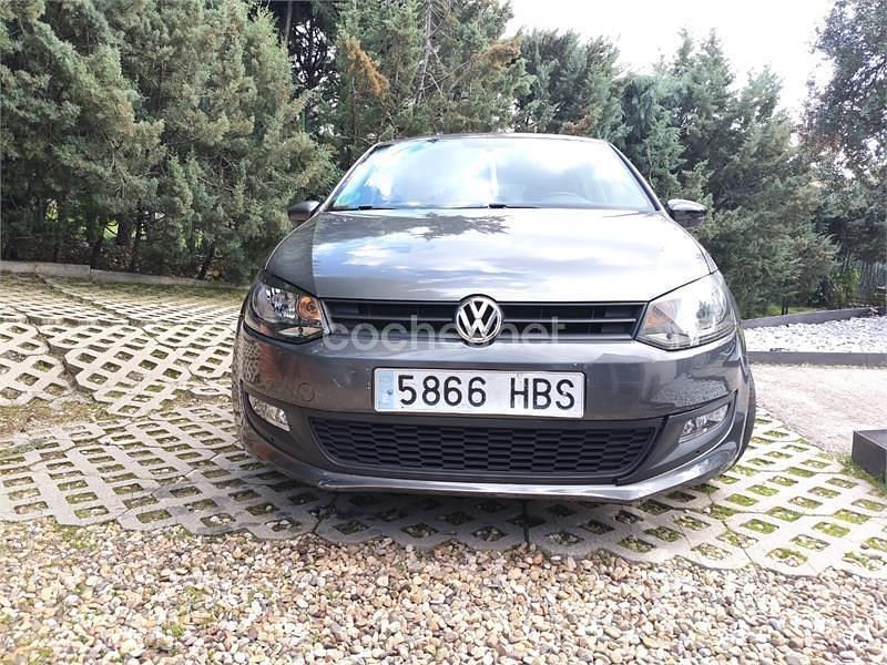 Usado VW Polo Advance 85 CV (62 kW) 2011 Gris / plata Utilitario