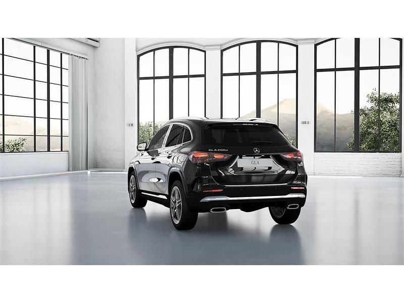 Usado Mercedes GLA200 150 CV (110 kW) 2025 Negro noche SUV