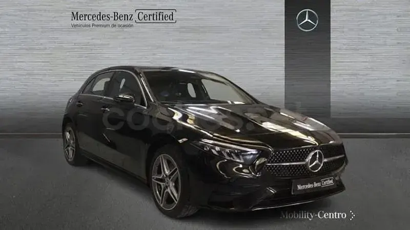 Usado Mercedes A250 218 CV (160 kW) 2024 Negro cosmos Berlina