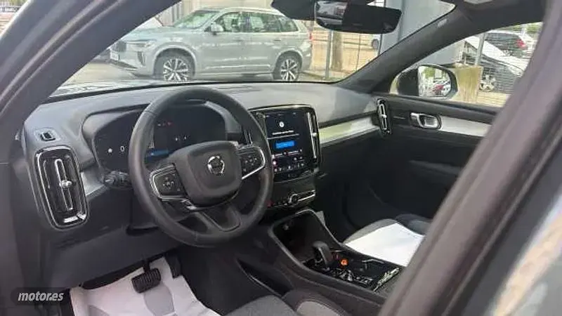 Nuevo Volvo XC40 Plus 163 CV (119 kW) 2026 Verde SUV