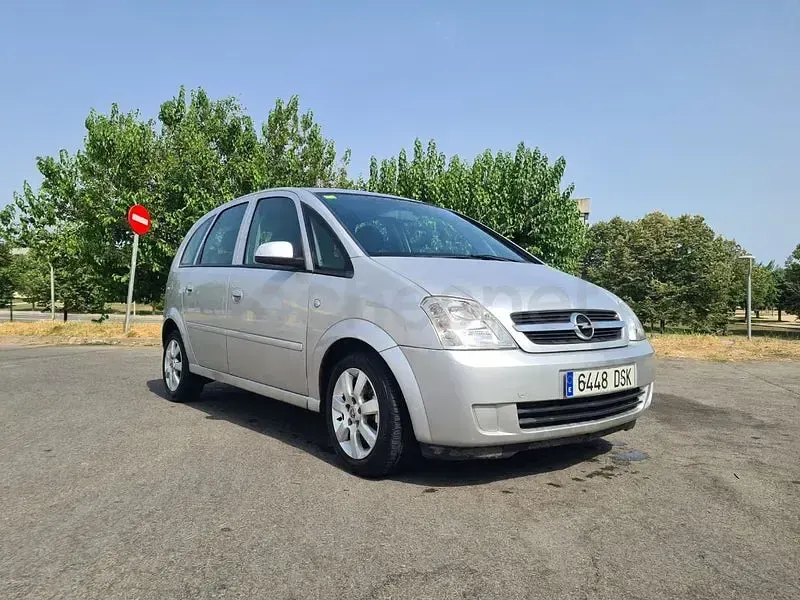 Usado Opel Meriva Cosmo 100 CV (73 kW) 2006 Gris / plata Monovolumen