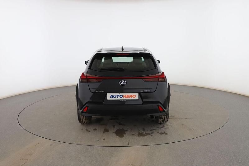 Usado Lexus UX 250h Executive Line 184 CV (135 kW) 2021 Negro SUV