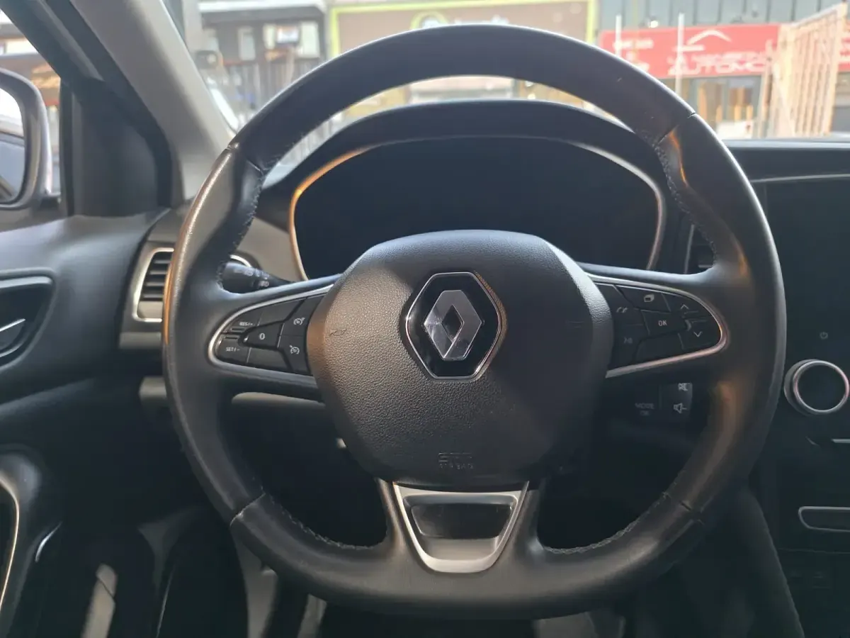 Usado Renault Mégane II Business 115 CV (84 kW) 2021 Blanco Berlina
