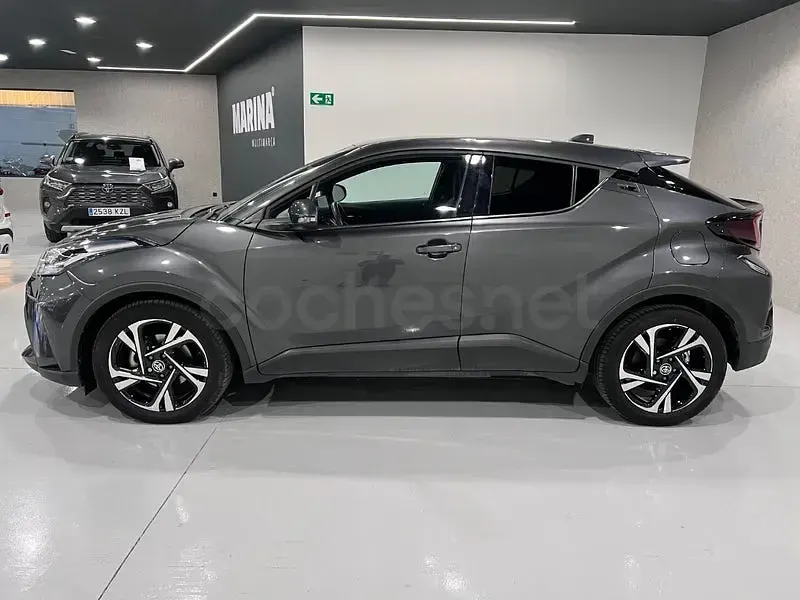 Usado Toyota C-HR Advance 184 CV (135 kW) 2024 Gris / plata SUV
