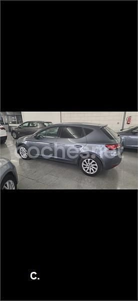 Usado Seat Leon Style 150 CV (110 kW) 2015 Gris / plata Berlina