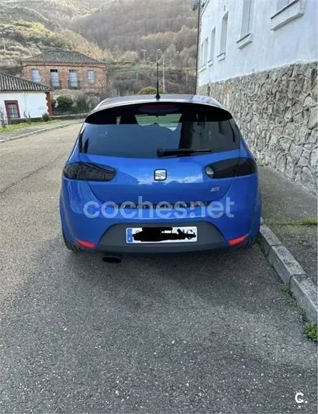 Usado Seat Leon CUPRA 265 CV (194 kW) 2011 Azul Utilitario