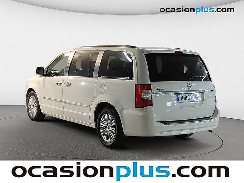 Usado Lancia Voyager Gold 163 CV (119 kW) 2012 Blanco Monovolumen