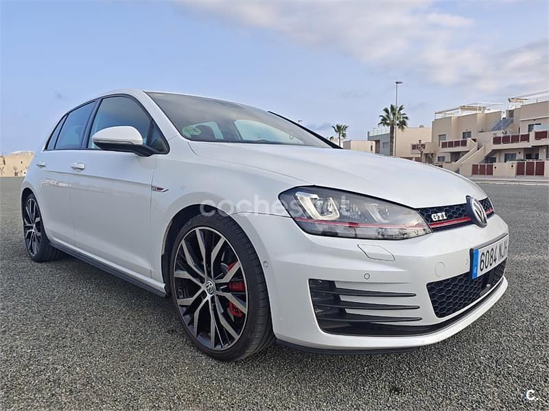 Usado VW Golf VII GTI 230 CV (169 kW) 2013 Blanco Berlina