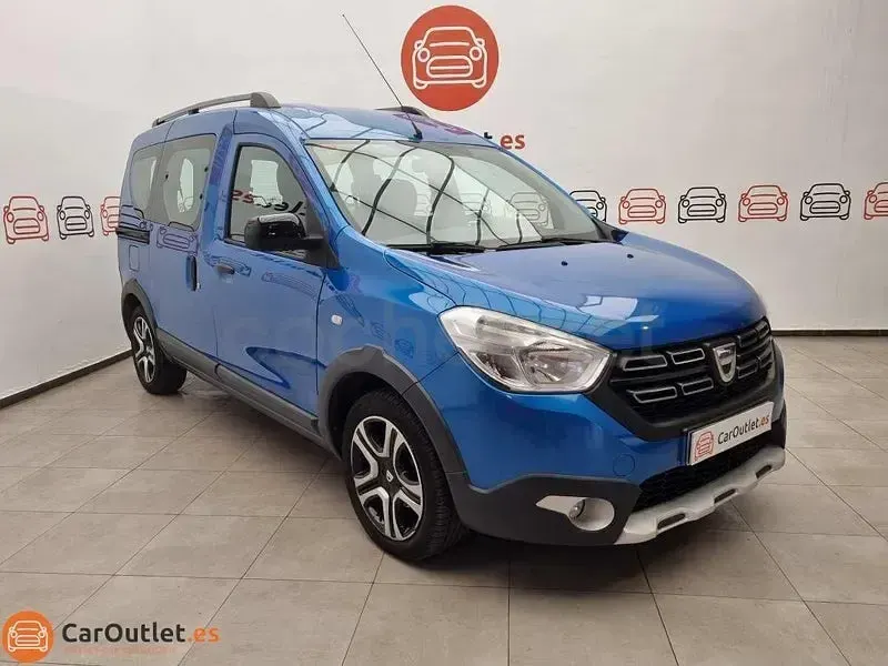 Usado Dacia Dokker Essentiel 95 CV (69 kW) 2018 Azul Monovolumen