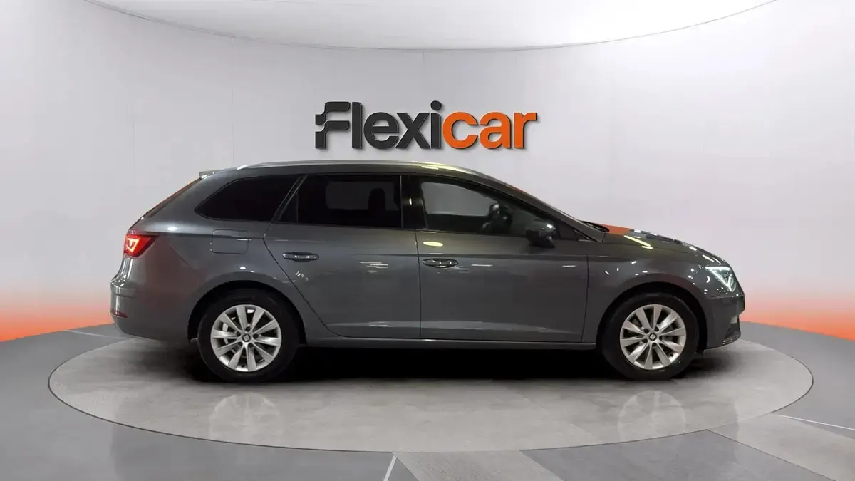 Usado Seat Leon ST Style 150 CV (110 kW) 2017 Azul Familiar