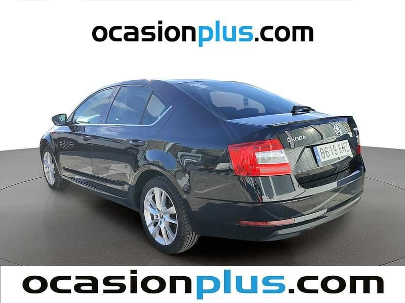 Usado Skoda Octavia Ambition 150 CV (110 kW) 2018 Negro Berlina