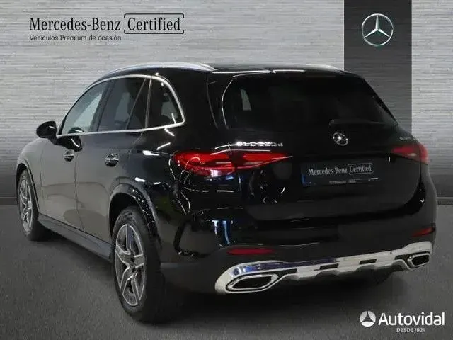 Usado Mercedes GLC220 197 CV (144 kW) 2024 Negro obsidiana