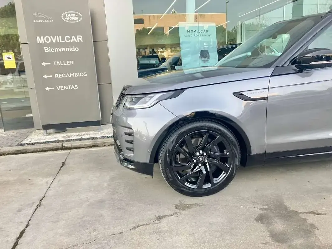 Usado Land Rover Discovery SE Dynamic 349 CV (256 kW) 2024 Gris SUV