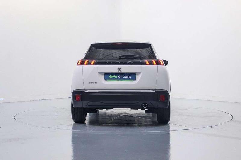 Usado Peugeot 2008 Active 110 CV (80 kW) 2022 Blanco SUV