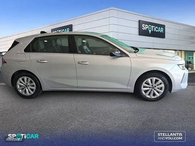 Usado Opel Astra Edition 146 CV (107 kW) 2025 Gris Utilitario