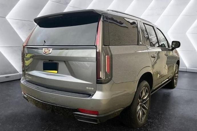 Usado Cadillac Escalade 409 CV (300 kW) 2023 Gris SUV
