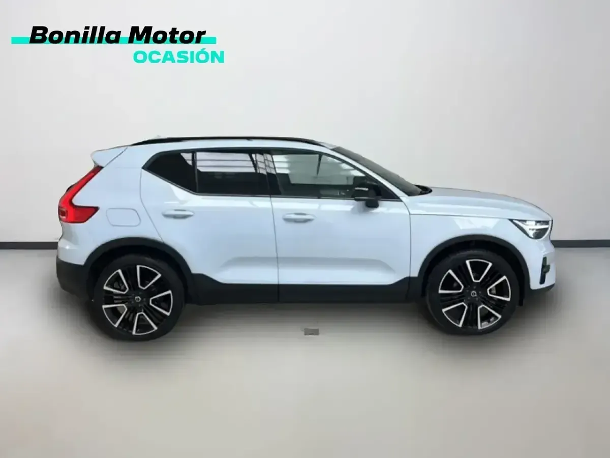 Begagnad Volvo XC40 Plus 197 HK (144 kW) 2024 Otro SUV