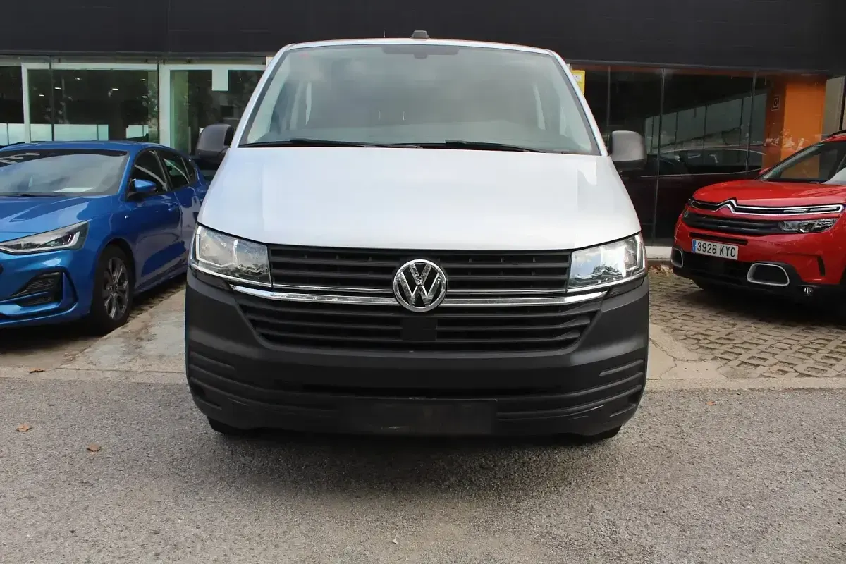 Usado VW Transporter 110 CV (80 kW) 2021 Gris Van