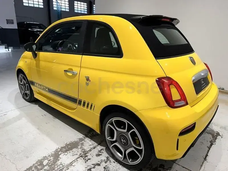 Usado Abarth 500C 145 CV (106 kW) 2018 Amarillo Descapotable