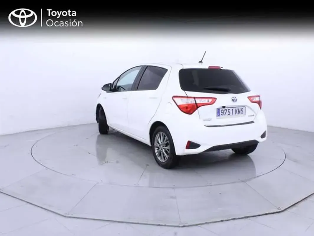 Usado Toyota Yaris Active 99 CV (72 kW) 2018 Blanco Utilitario