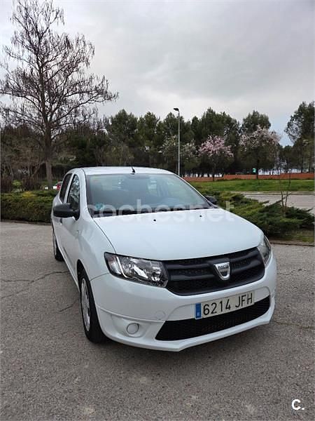 Usado Dacia Sandero Ambiance 75 CV (55 kW) 2015 Blanco Berlina